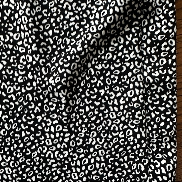 Nine West Black & White V-Neck camisole - Picture 5 of 13